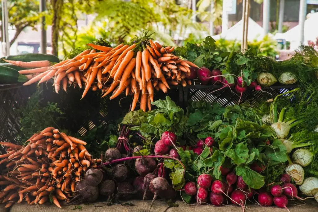 green living idea: shop at the farmer's market